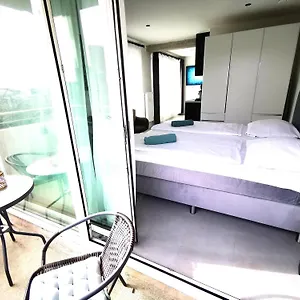 Apartment Hh 01 By Rockchair - Superhost Status - Modernes Mit Sonnigem Balkon & Premium Boxspringbetten In Winterhude - Geheimtipp, Hamburg